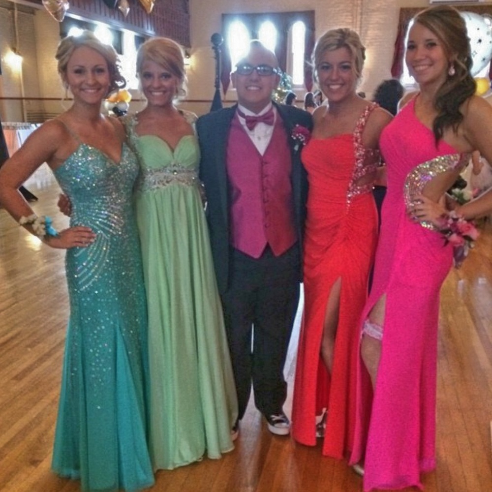 Pink prom dress - Picture 3 of 4
